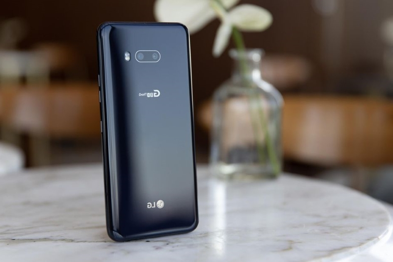 LG G8X ThinQ First Look - Design & Security
