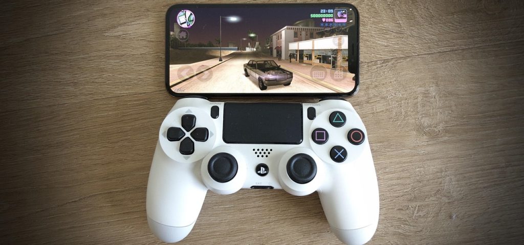 How to Pair a PS4 or an Xbox Controller with Your iPhone or iPad