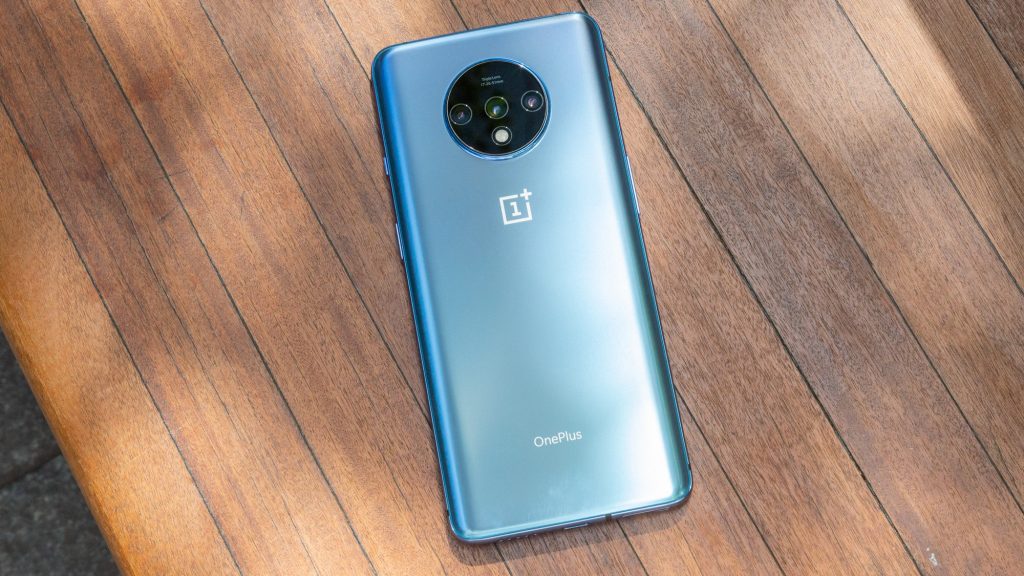 ONE PLUS 8 PRO Tipped To Offer 30W Wireless Reverse Wireless Charging