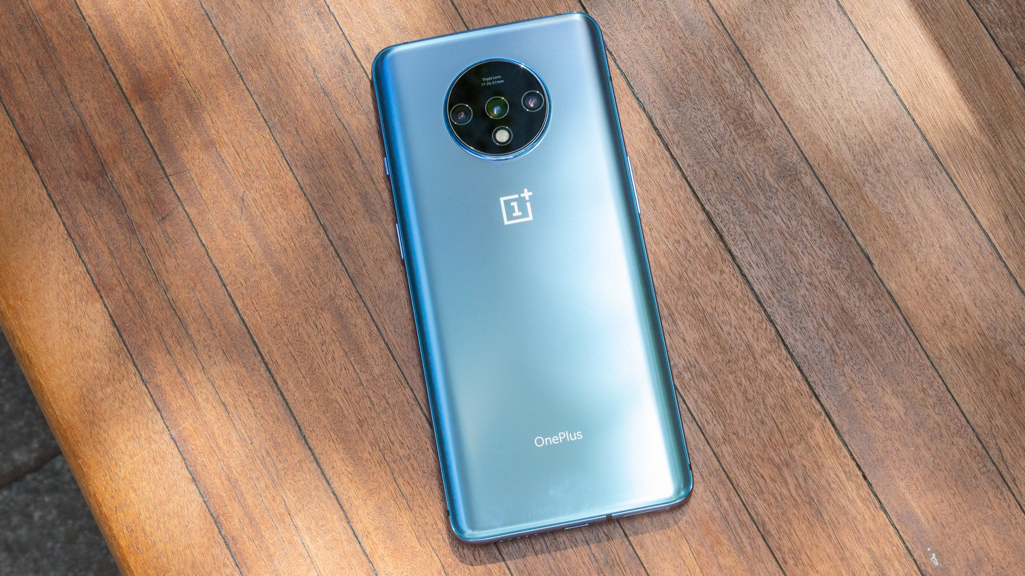 ONE PLUS 8 PRO Tipped To Offer 30W Wireless Reverse Wireless Charging