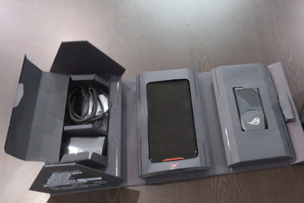 Asus ROG Phone ll Unboxing