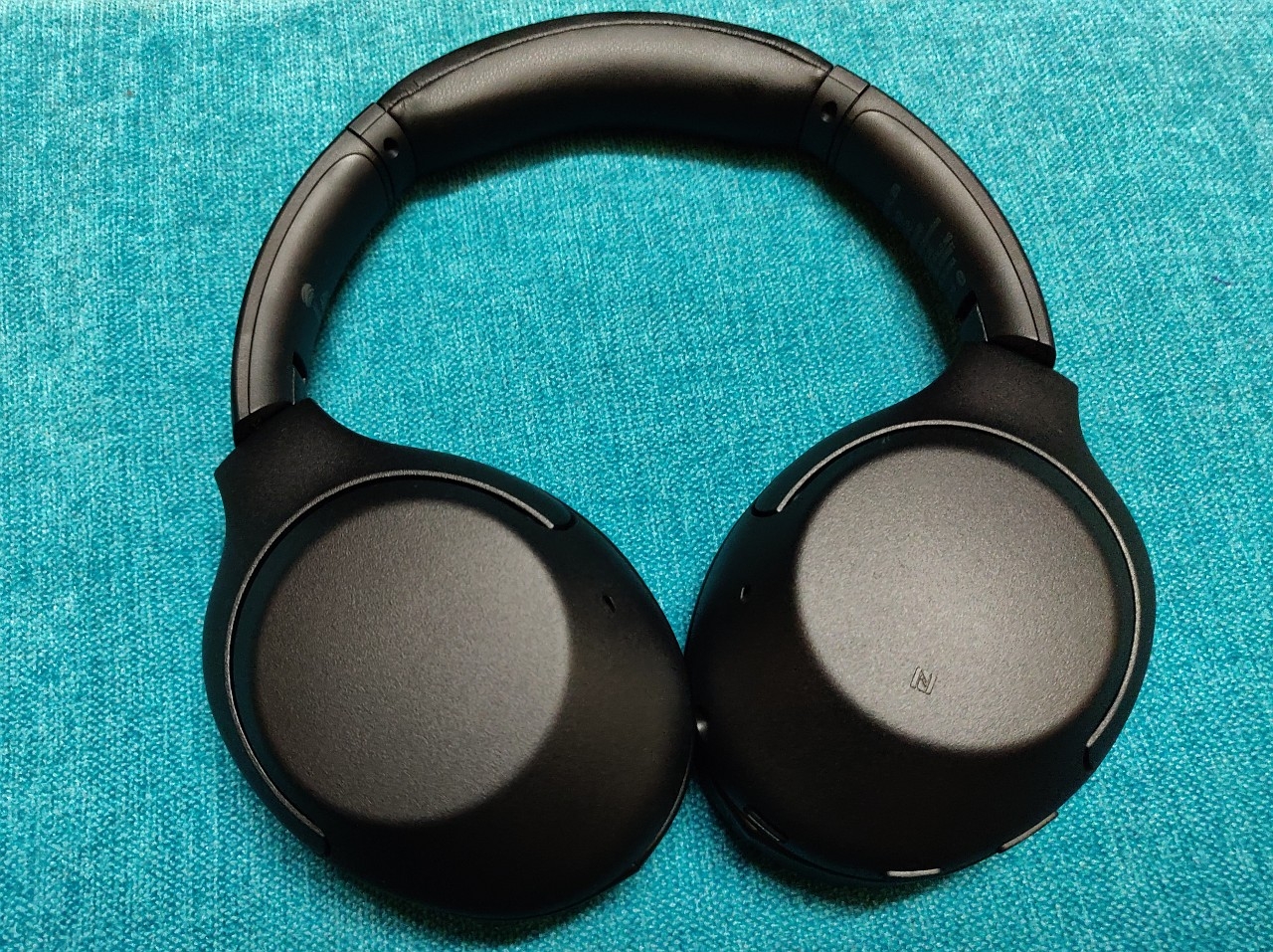 Sony WH-XB900N